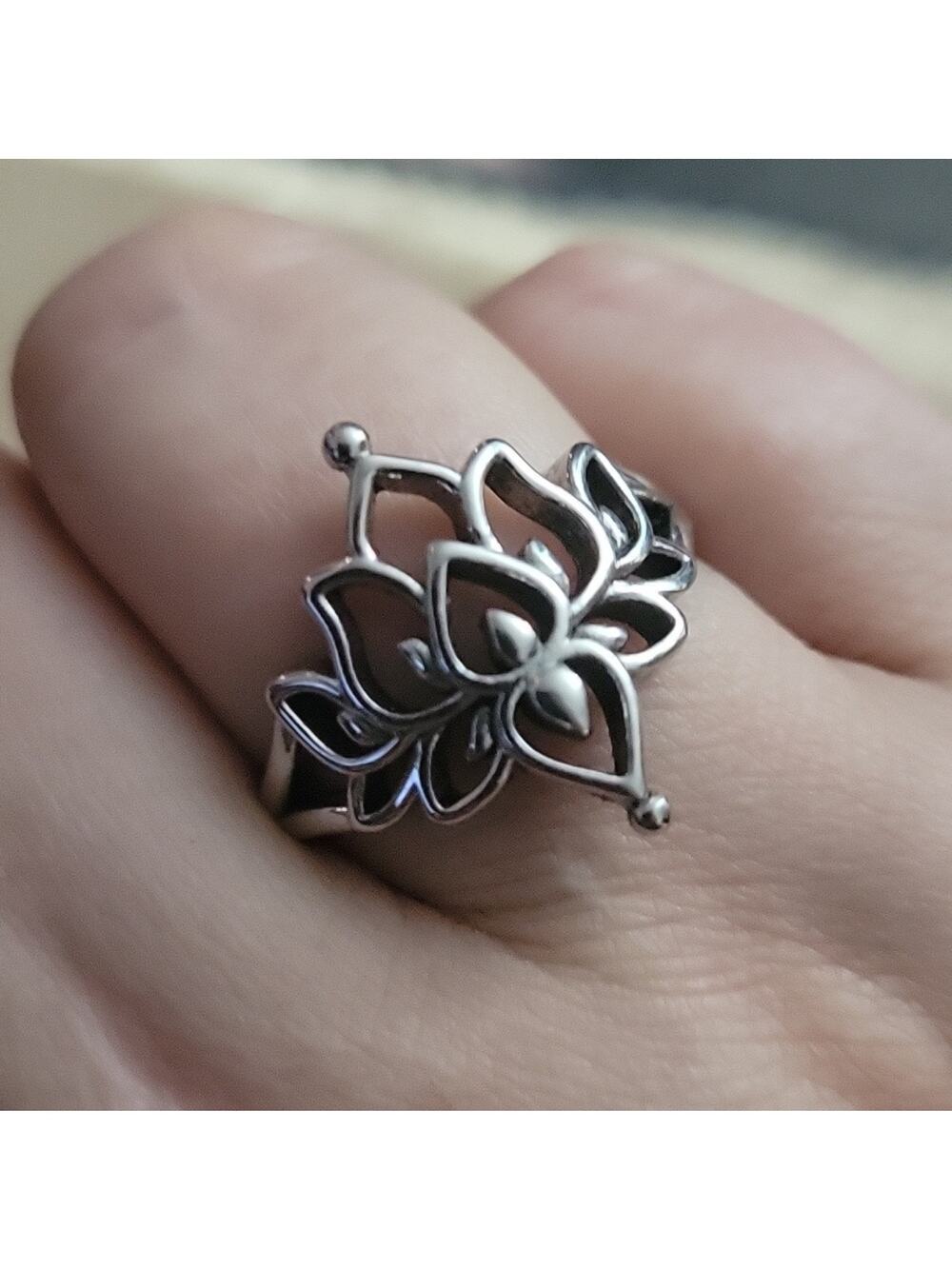 Lotus flower ring, size 9
